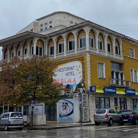 Pilo Lala Hotel Lushnje Bagian luar foto