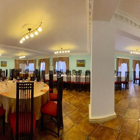 Pilo Lala Hotel Lushnje Bagian luar foto