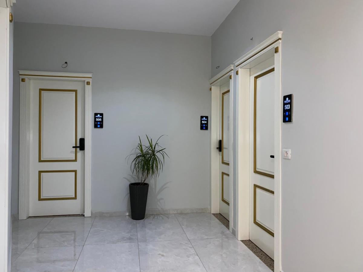 Pilo Lala Hotel Lushnje Bagian luar foto