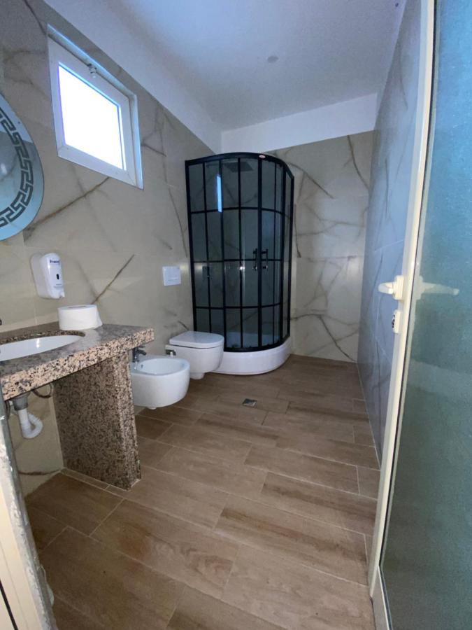 Pilo Lala Hotel Lushnje Bagian luar foto