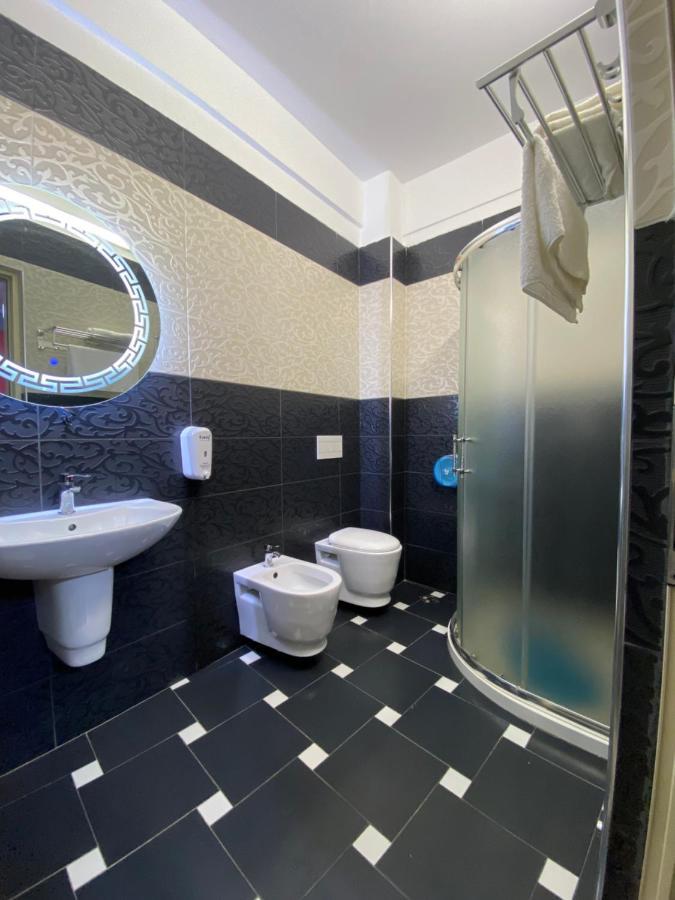 Pilo Lala Hotel Lushnje Bagian luar foto
