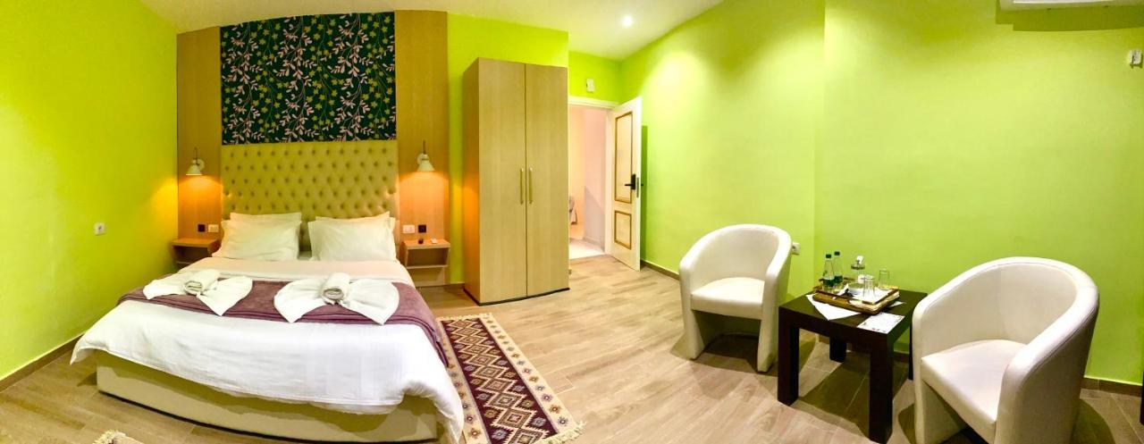 Pilo Lala Hotel Lushnje Bagian luar foto