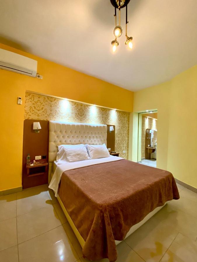Pilo Lala Hotel Lushnje Bagian luar foto