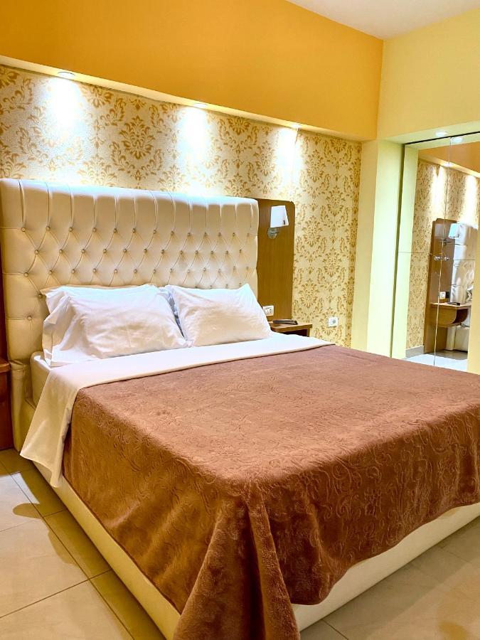 Pilo Lala Hotel Lushnje Bagian luar foto